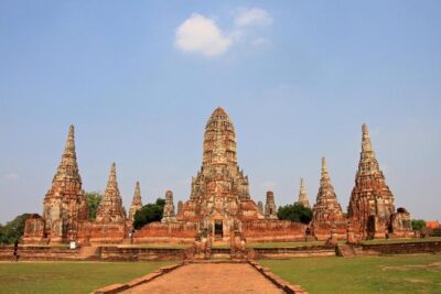 Temples of Ayutthaya Day Tour from Bangkok - Wat Chaiwatthanaram: Your first big “wow” on the west bank