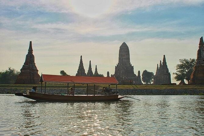 Temples of Ayutthaya Day Tour from Bangkok - The river cruise: Wat Chaiwattanaram views and the Palace of the Queen