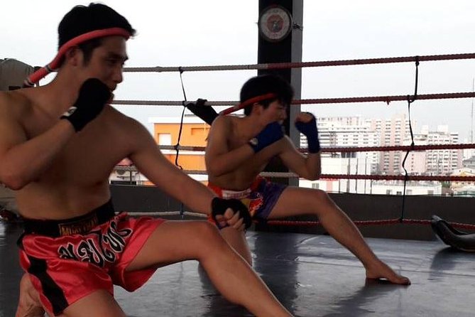 Thai Boxing Lesson, family and Kids Friendly - Meet the Coach Energy Before You Throw Anything