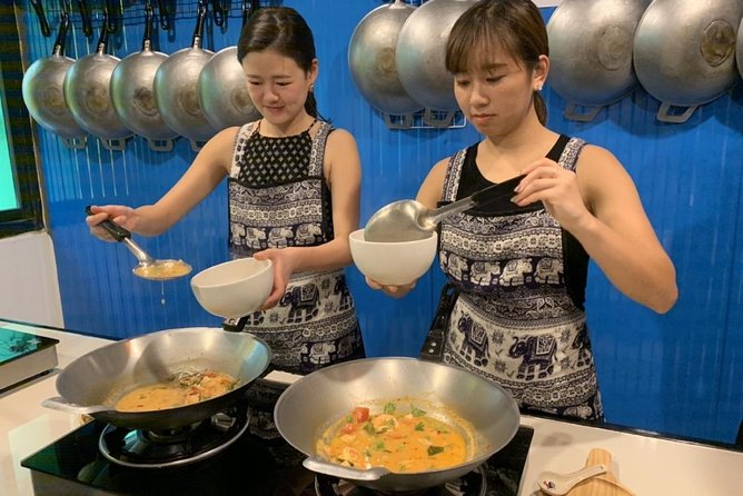 Thai Cooking Class at Tingly Thai Cooking School in Bangkok - Where you meet and how the timing plays out