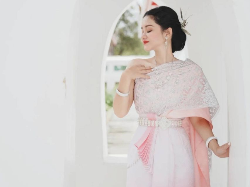 Thai Costume Rental - Wat Arun Location And ThaiGlam studio Setup