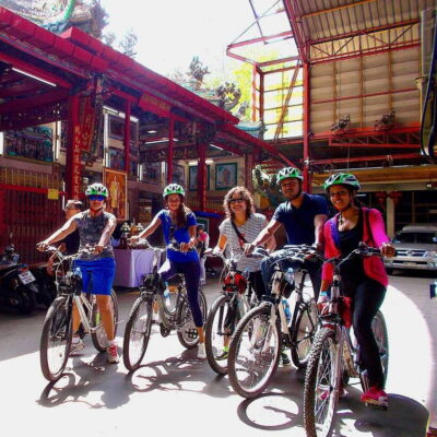 Thai culture and Bangkok local life guided bike tour - Talat Noi: Chinese shophouses, temples, and a shrine moment
