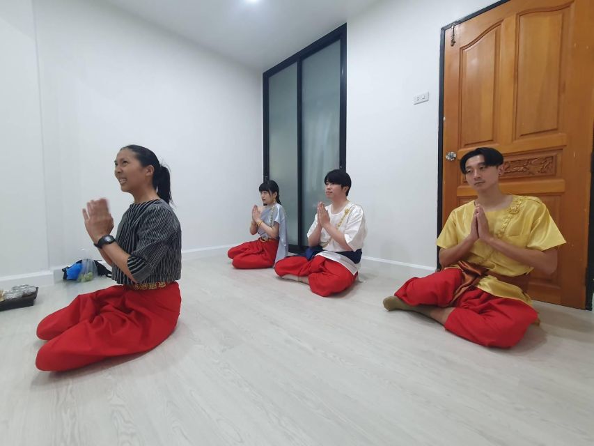 Thai Dance Class - Wat Arun Pier Pick-Up to Thai Glam Studio: How the class is set up