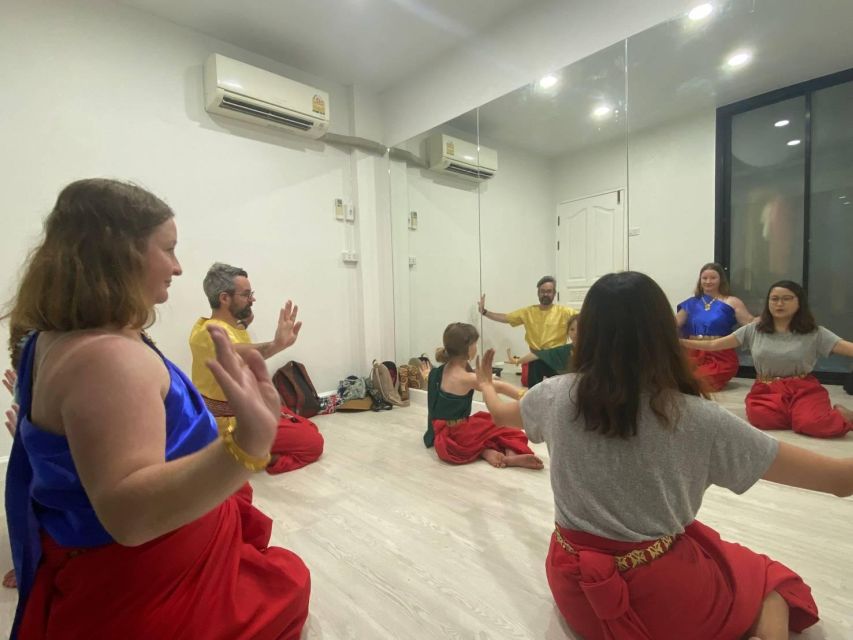 Thai Dance Class - Who should book this Thai dance class (and who should skip)