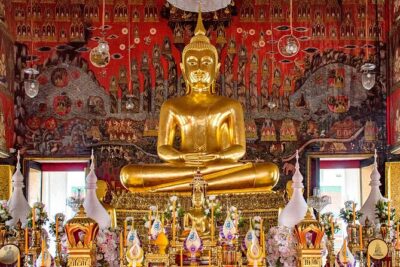 The Best Bangkok Temples - Wat Pho and the Reclining Buddha: The Big First Impression