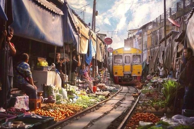Train Market and Floating Market half day tour - Private tour setup: why it’s often worth paying more