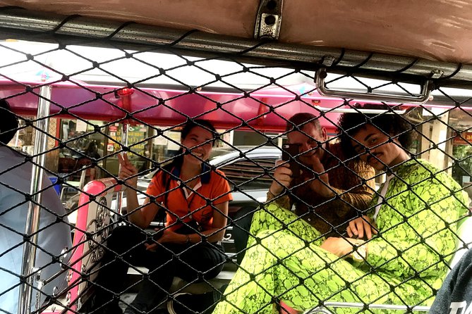 Tuk Tuk Bangkok Private Tour: WW2 Pad Thai, 360-Viewpoint, Chinatown (Pickup) - Sao Chingcha Giant Swing: quick history, fast photo time