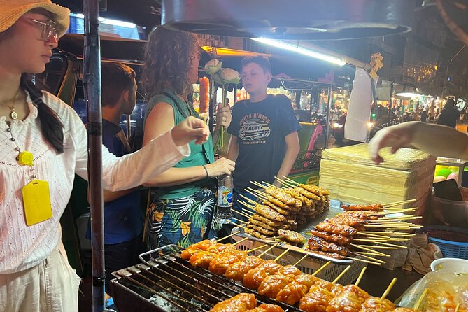 Tuk-tuk Private Tour in Bangkok by Night with Chinatown meal - Chinatown meal on Yaowarat Road: street food plus dessert payoff