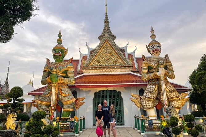 Tuk-tuk tour Bangkok by Night with Chinatown meal and hotel transfers - Pak Khlong Flower Talat: the night market stop that feels real