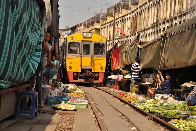 VIP Private Tour Damnoen Saduak+ Amphawa + Mae Klong Railway - Thai tea and the comfort breaks that matter