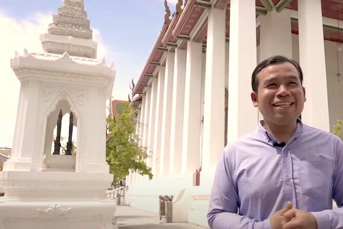 Visit temples in and around Bangkok with a former monk of 10 years - Golden Mount (Wat Saket) and the Golden Buddha (Wat Traimit): symbolism you can feel