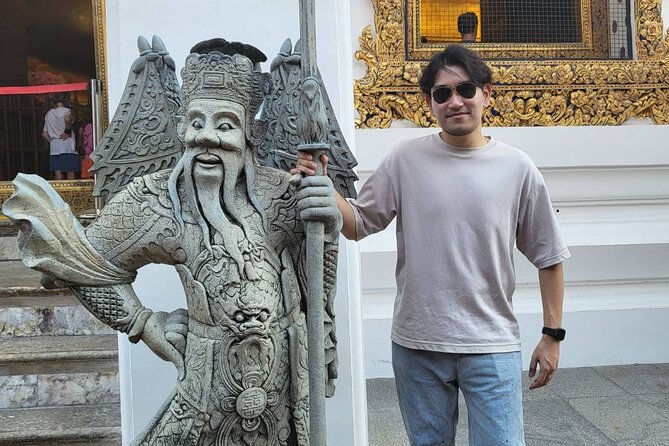 Visit Wat Pho and Wat Arun with Local Expert - Getting There: Meeting at Wat Pho Bus Terminal and Timing