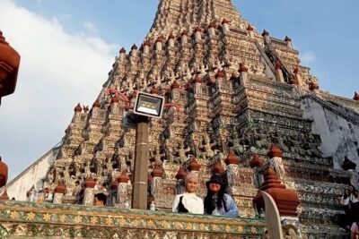 Visit Wat Pho and Wat Arun with Local Expert - Wat Arun: Temple of Dawn on the Chao Phraya Bank