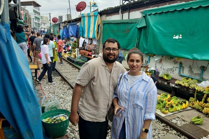Wheelchair & Luxury Tour to Floating & Railway Markets - Wheelchair option: what’s included, and what can still be tricky