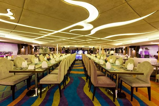 Wonderful Pearl Dinner Cruise - What you eat: buffet range, Thai classics, and the Western-Japanese mix