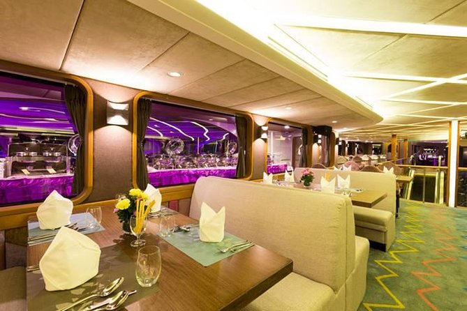 Wonderful Pearl Dinner Cruise - Asiatique after dinner: shopping and atmosphere on the river
