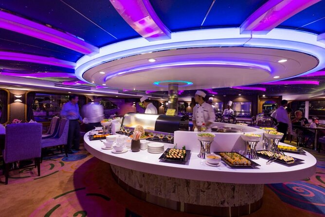 Wonderful Pearl: Evening Dinner Cruise on Chao Phraya River - Live music and Thai entertainment: how to not miss the good part